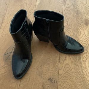 Madden Girl, size 8, Black Boots